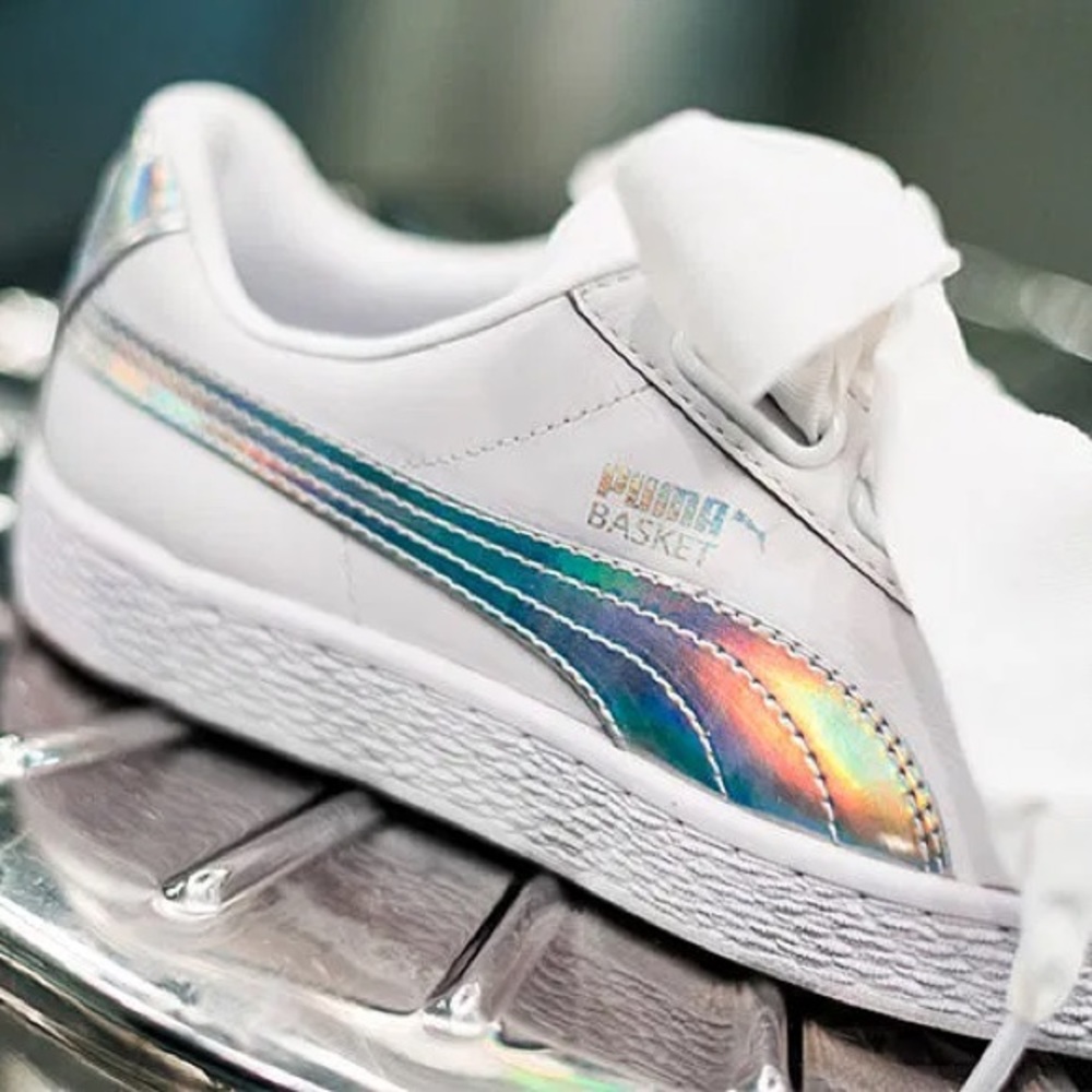Woman’s White Puma Basket Heart Explosive Shoes